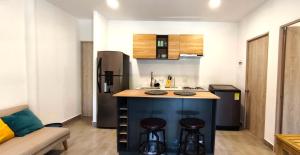 Dream House, live the Island!