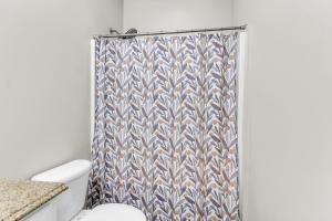 Lowcountry Luxe Spacious 4br Oasis In Charleston