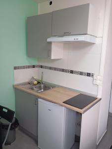 Studio rénové proche métro