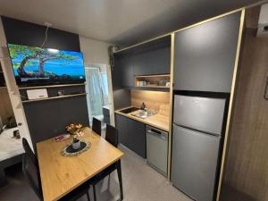 TJ Escape - Mobile Home - Mobile Home With Hot Tub And Terrace