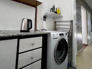 departamento tres amb con cochera interna a solo una cuadra de la playa