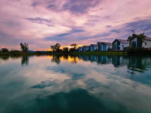 Hug Home Resort Wichianburi ฮักโฮม รีสอร์ท วิเชียรบุรี