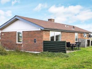 7 person holiday home in Frøstrup