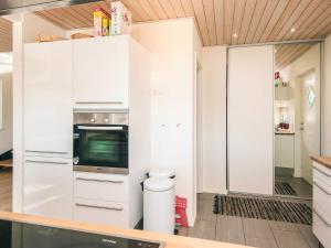 7 person home in Juelsminde