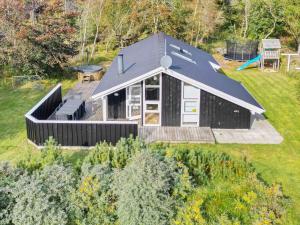 8 person holiday home in Ålbæk-By Traum