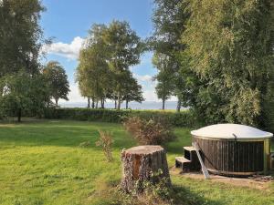Seafront Holiday Home with Hot Tub