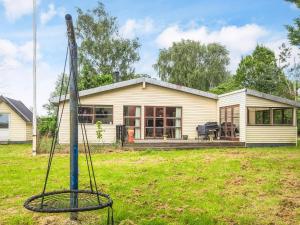 8 person holiday home in Knebel