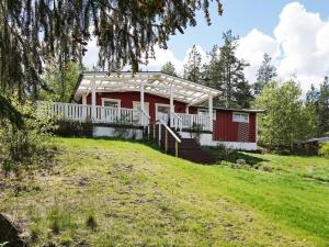 5 person holiday home in STRÄNGNÄS-By Traum