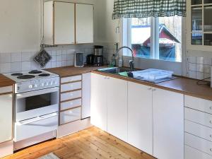 5 person holiday home in STAVSJÖ-By Traum