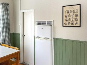 5 person holiday home in STAVSJÖ-By Traum