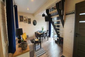 Air-conditioned holiday homes, summer pool, sauna