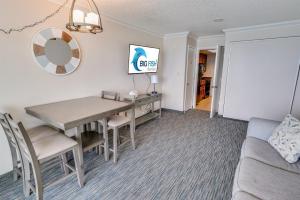 New Oceanfront 1BR at Coral Beach w Heated Pools!