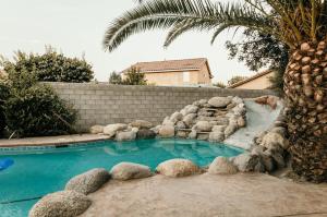 Stunning Home with Pool, Game Room and Firepit