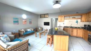 Uvongo Cabanas, Manaba Beach