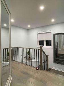 Elegant Oakville Town Residece