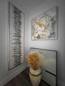 Elegant Oakville Town Residece