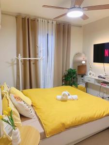 Cozy New Studio with Free Pool- near Airport & Beaches