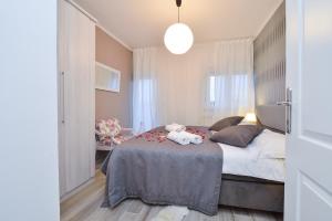 Apartments & Villa Tisno