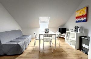 Station 82 D Charleroi-Airport