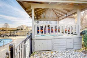 Lakefront Townhouse with Lake, Pool & Tennis