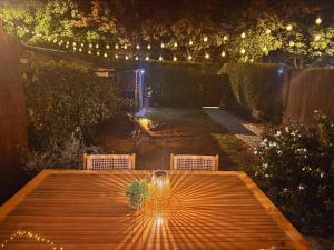Maison Langevin 2-Bedroom House with Cozy Garden & Patio