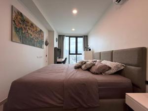 Laguna SkyPark, корпус А и Б, вид на горы и озера три 25 метровых бассейна на крыше, 500 Мбит интернет, все апартаменты верхние 6 и 7 этажи