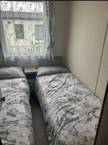 Harry- 3 bedroom 8berth Seal bay West sands