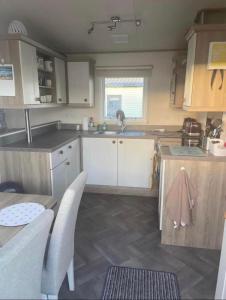 Harry- 3 bedroom 8berth Seal bay West sands