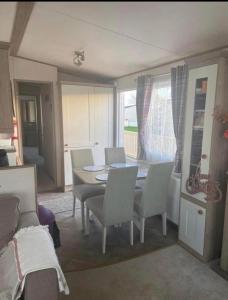 Harry- 3 bedroom 8berth Seal bay West sands