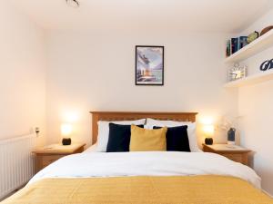 2 Bed 2 Bath Cosy & Modern Greenwich Retreat Pass The Keys