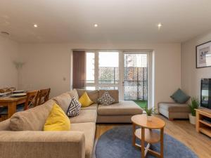 2 Bed 2 Bath Cosy & Modern Greenwich Retreat Pass The Keys