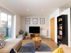 2 Bed 2 Bath Cosy & Modern Greenwich Retreat Pass The Keys