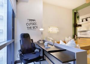 Spacious Family Sleeper BGC & 84inch Cinema