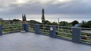 Great 2 bedroom home 100m from the beach