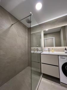 Видові апартаменти з видом на Дніпро та басейн