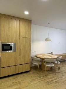 Видові апартаменти з видом на Дніпро та басейн