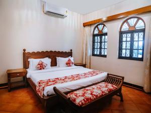 Villa Vienna, Luxury Vintage Pool Villa, Parra, North Goa