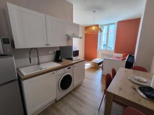 2, Ctre, parking, by bedandberry