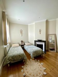 MYRABA - Hypercentre - Proche Thermes & Parcs