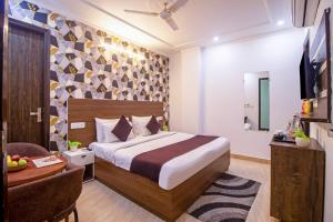 HOTEL SR LUXURY Palace Hotel 5 min from Delhi IGI Airport