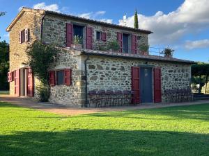 Lovely country house in Maremma with swimming pool