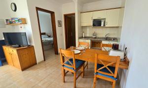 Atalaya Complex central Puerto del Carmen, large open terrace with loungers