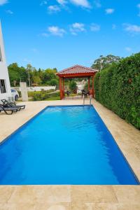 2-bedroom apartment with 24h electricity and private parking