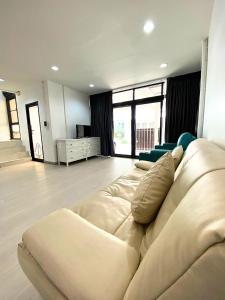 Cozy Nest Near Downtown