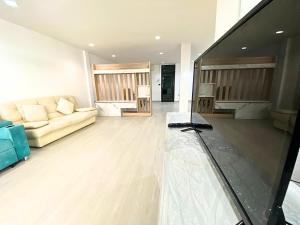 Cozy Nest Near Downtown