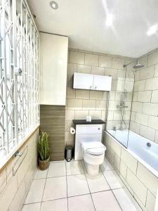 Mews Flat - Montagu Residence