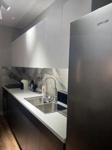 Sunny retreat home on the beach