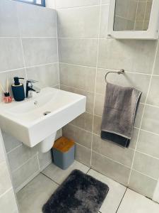 Morden Apartment near OR Tambo Airport