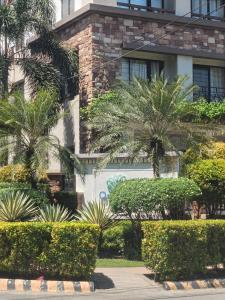 1bedroom cozy One oasis condo fully furnished