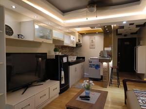 1bedroom cozy One oasis condo fully furnished